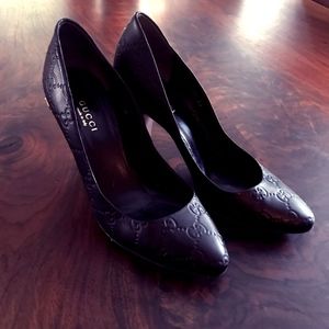 Timeless Gucci Guccissima black pump size 6